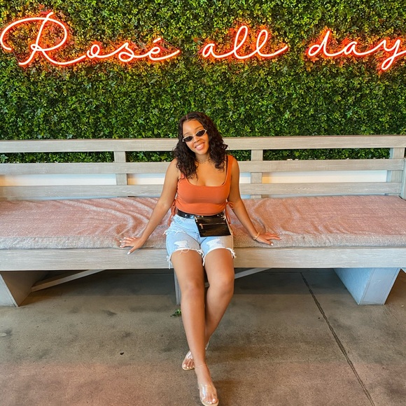 Meet your Posher, Isabelle - Picture 1 of 1